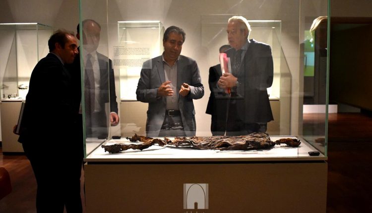 Dutch Antiques on Show in Iran National Museum