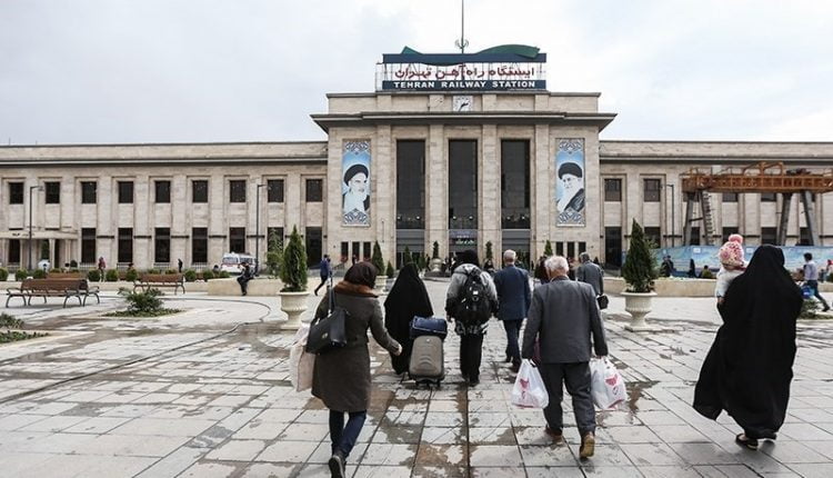 Tehran_railway_station,_18_March_2018_(1396122715152834413668874)