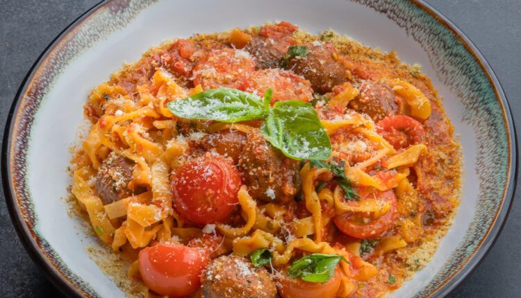 میت-بال-tagliatelle-meatball-normal