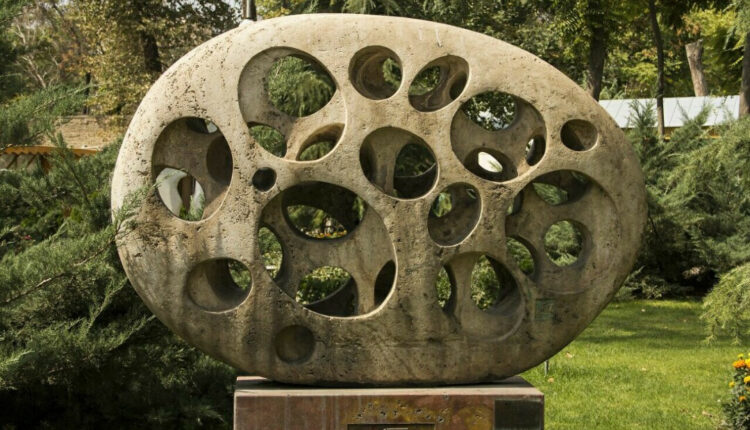 Iranian Art Museum Garden In Tehran - Living In Tehran (LiT)