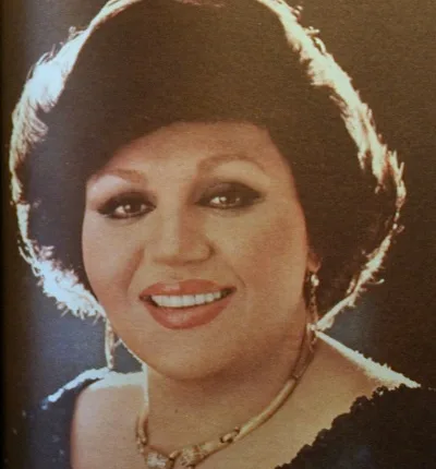 Hayedeh-Persian-Singer-Tehran-1977