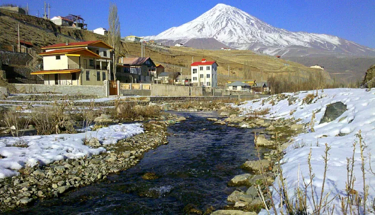 Damavand_mountain_and_spring